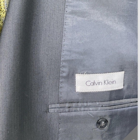 Mens 2pc Calvin Klein suit grey silver 42L excellent condition - Picture 4 of 16